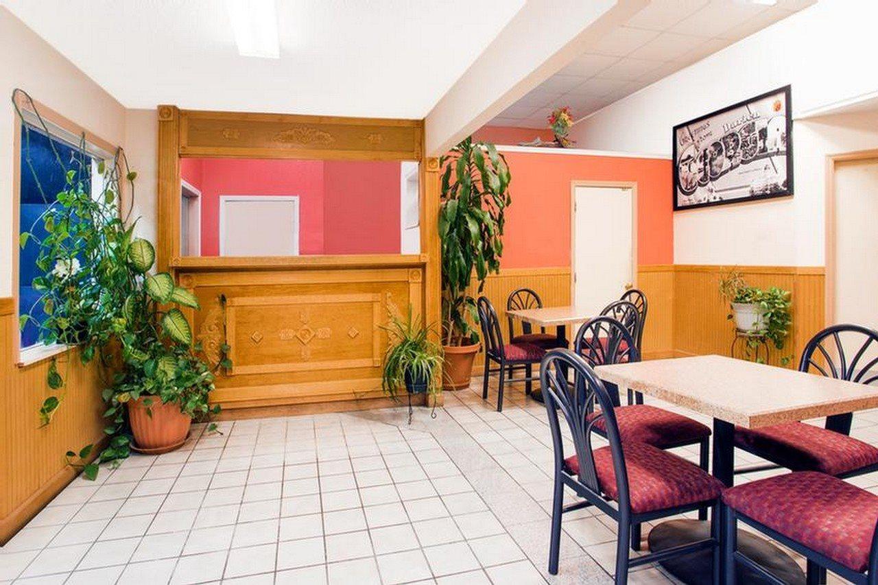 Americas Best Value Inn Darien Exterior photo