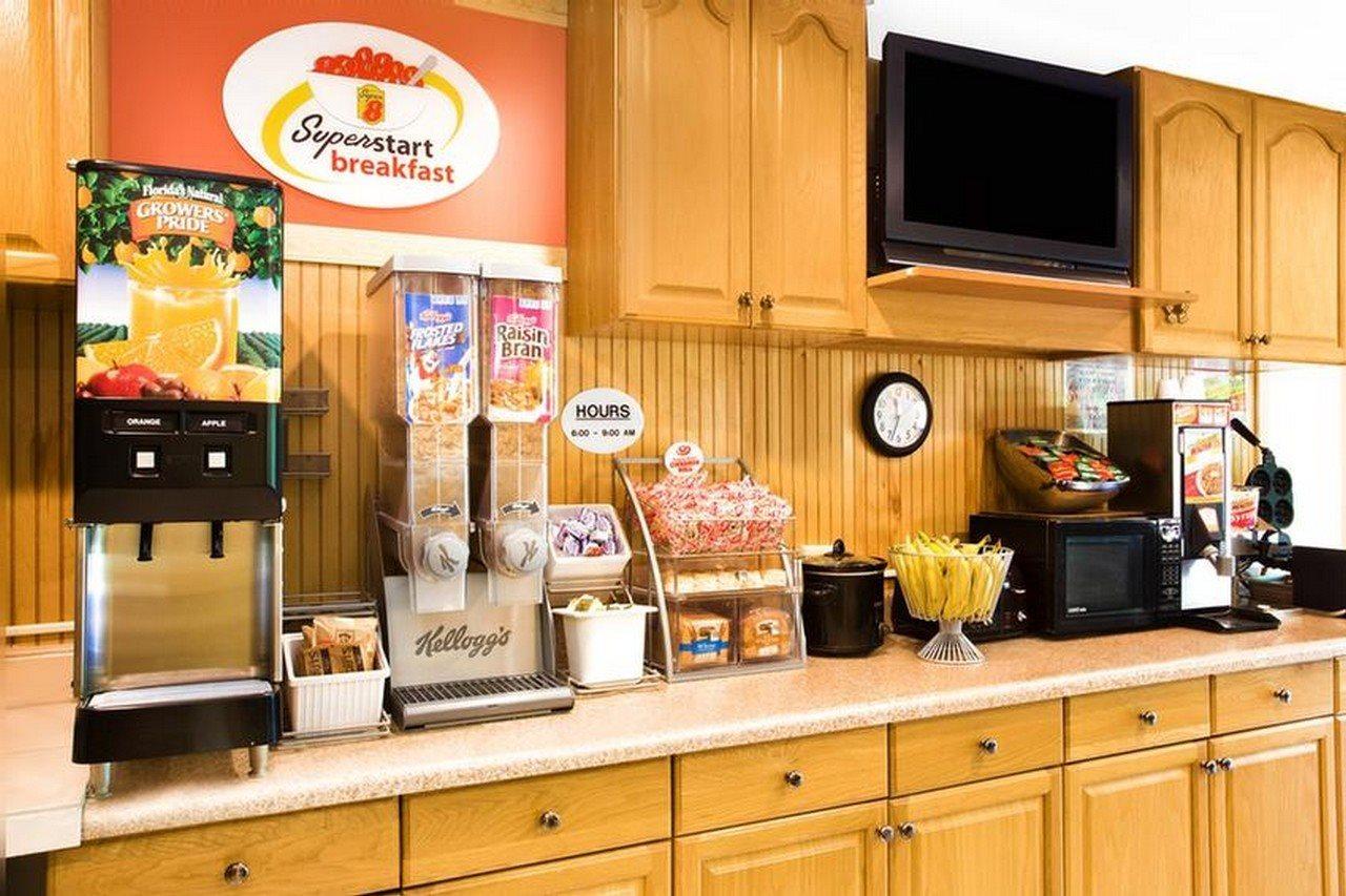 Americas Best Value Inn Darien Exterior photo