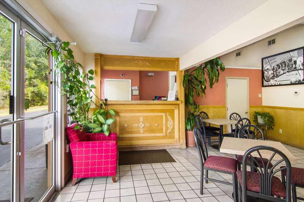 Americas Best Value Inn Darien Interior photo