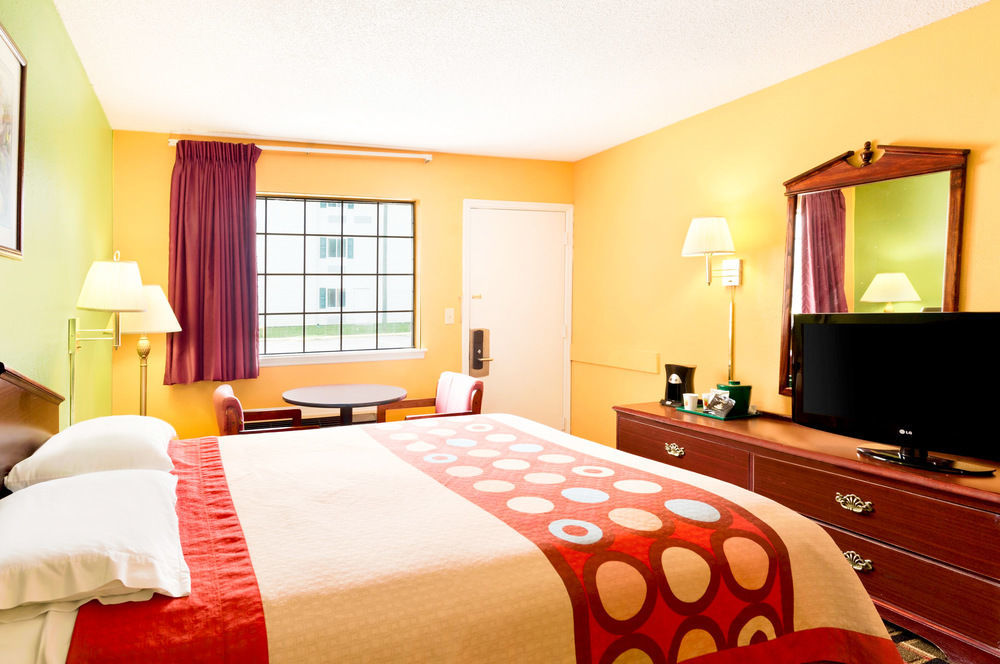 Americas Best Value Inn Darien Exterior photo
