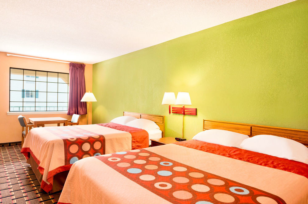 Americas Best Value Inn Darien Exterior photo