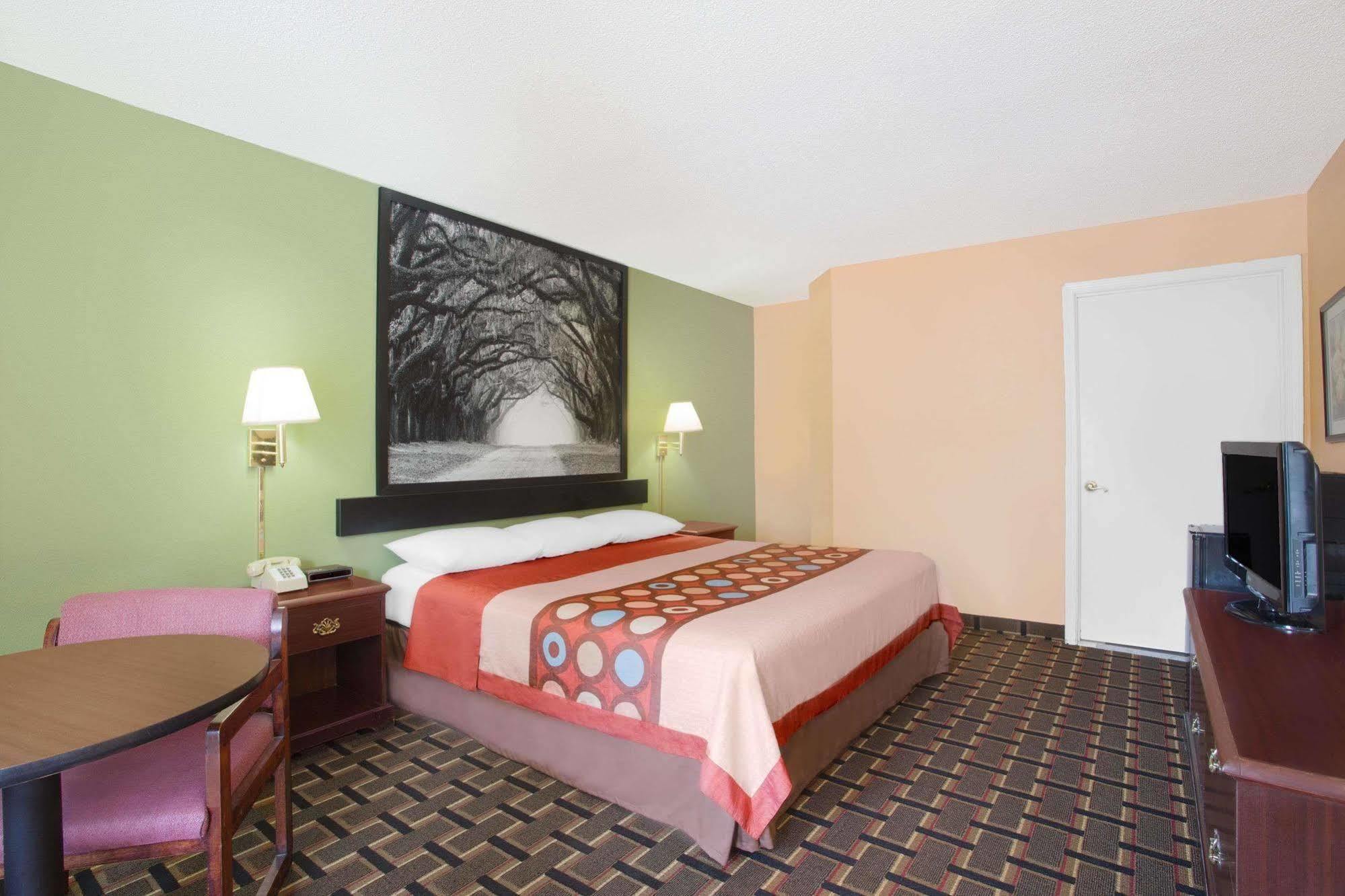 Americas Best Value Inn Darien Exterior photo