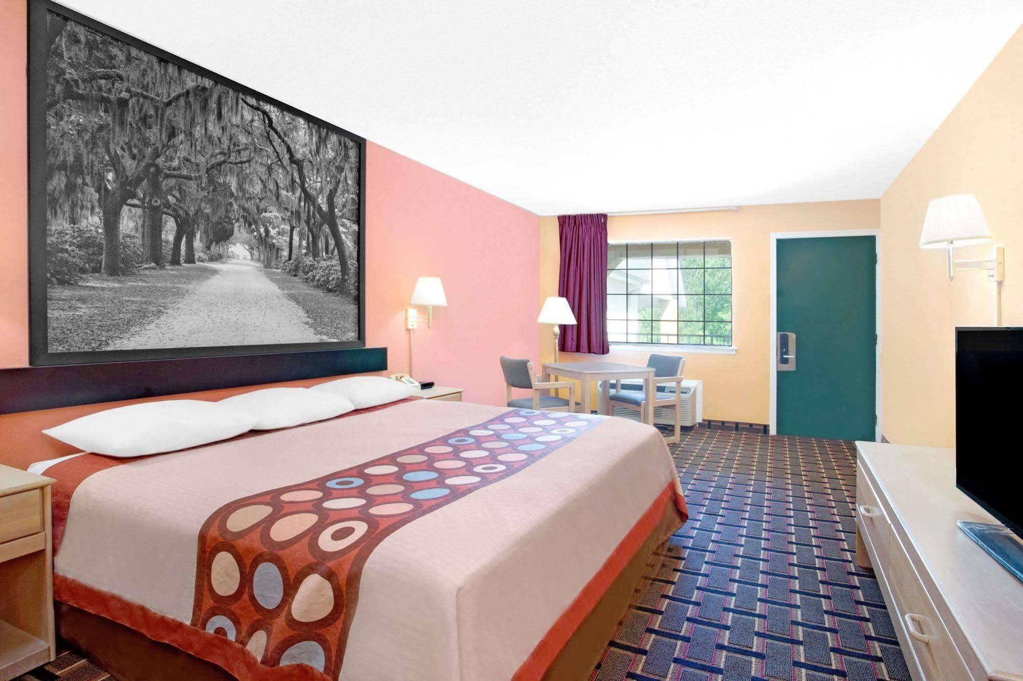 Americas Best Value Inn Darien Exterior photo