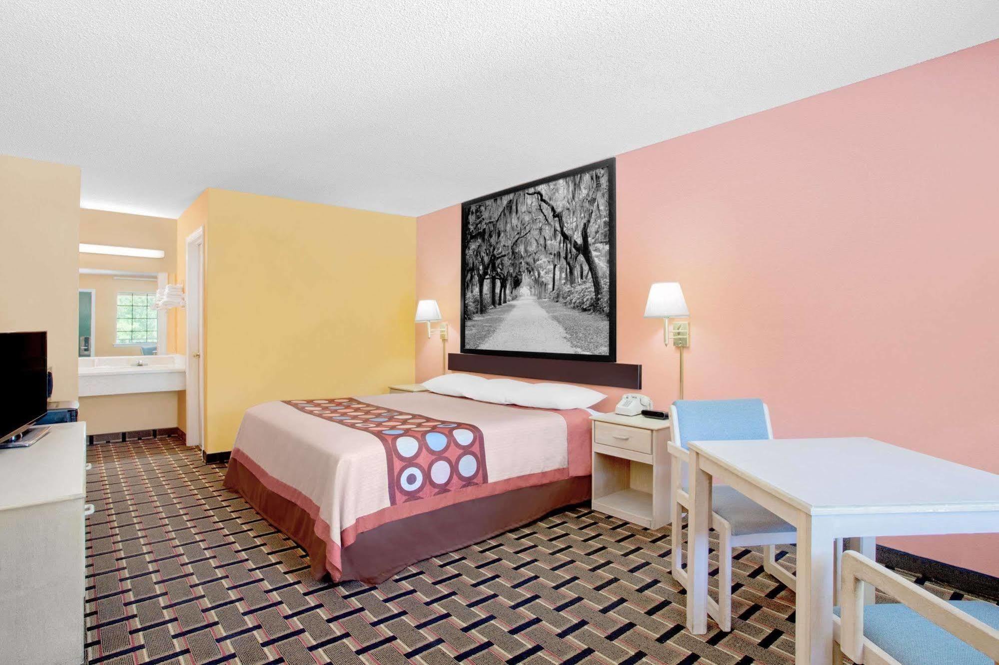 Americas Best Value Inn Darien Exterior photo