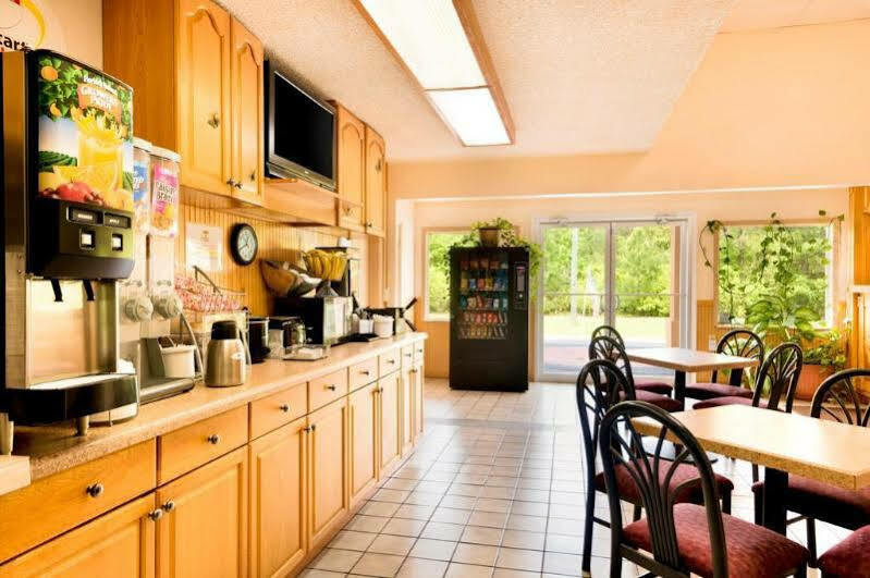 Americas Best Value Inn Darien Exterior photo