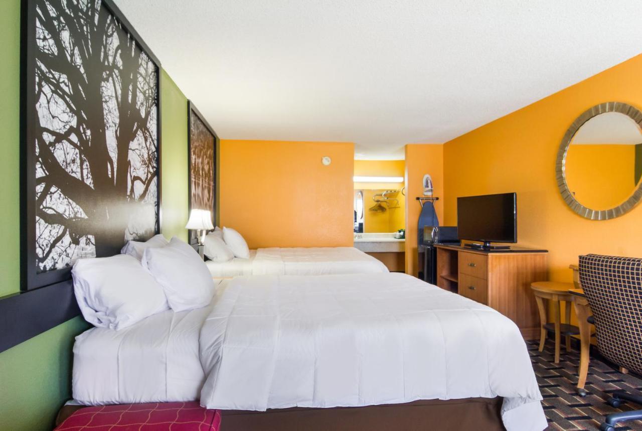 Americas Best Value Inn Darien Exterior photo